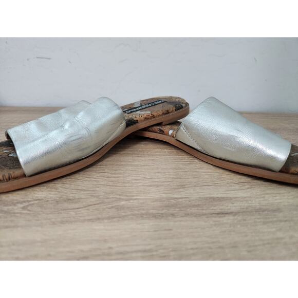 Karl Lagerfeld Paris Gloria Women's Flats Size 7 Sandals Cork Slides Silver - Picture 5 of 9